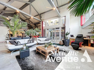 Loft - 216 m² - 5 pièces
