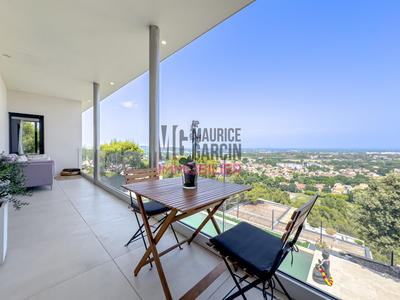 Maison - 205 m² - 5 pièces