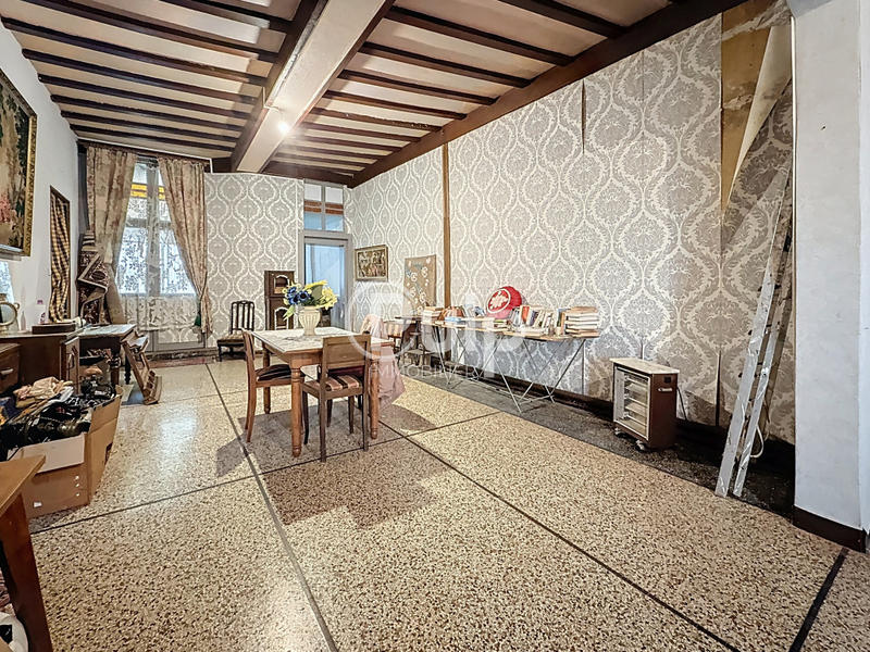 Maison - 200 m² - 12 pièces