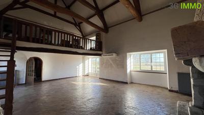 Maison ancienne - 206 m² - 8 pièces