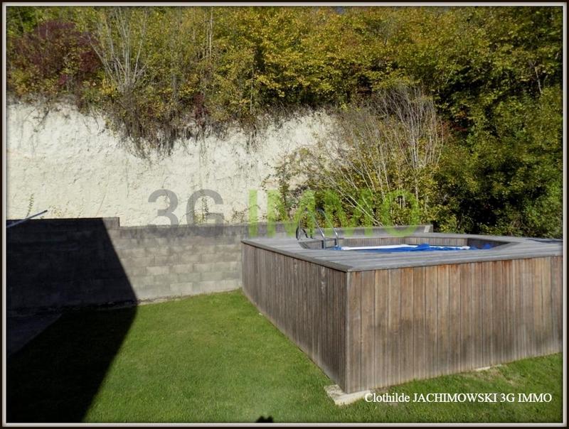 Maison - 212 m² - 10 pièces