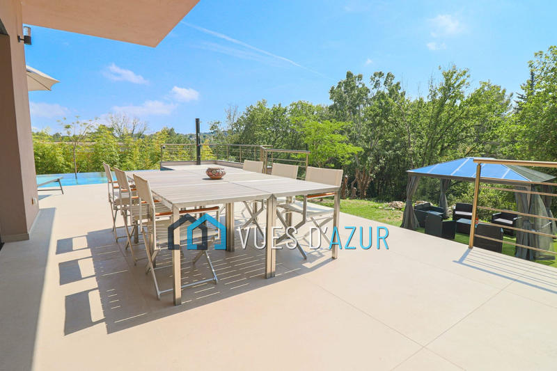 Maison - 186 m² - 5 pièces