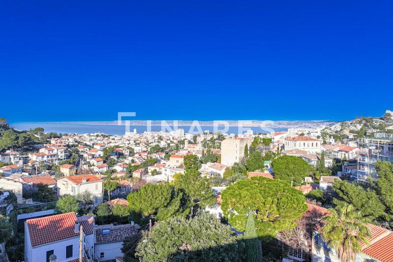 Maison - 313 m² - 9 pièces