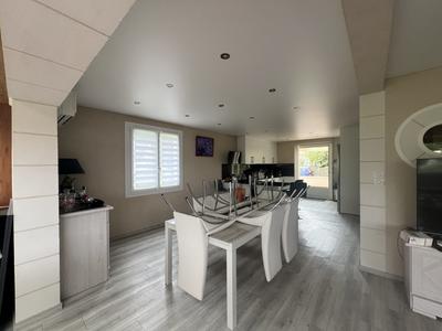 Maison - 168 m² - 8 pièces