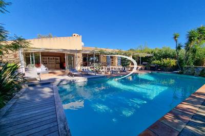 Villa - 168 m² - 7 pièces