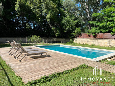 Maison - 335 m² - 8 pièces