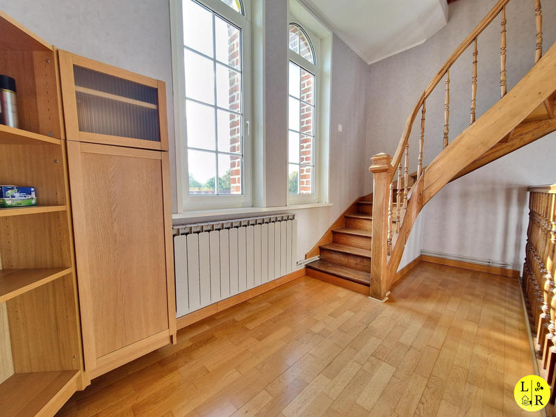 Maison - 230 m² - 7 pièces