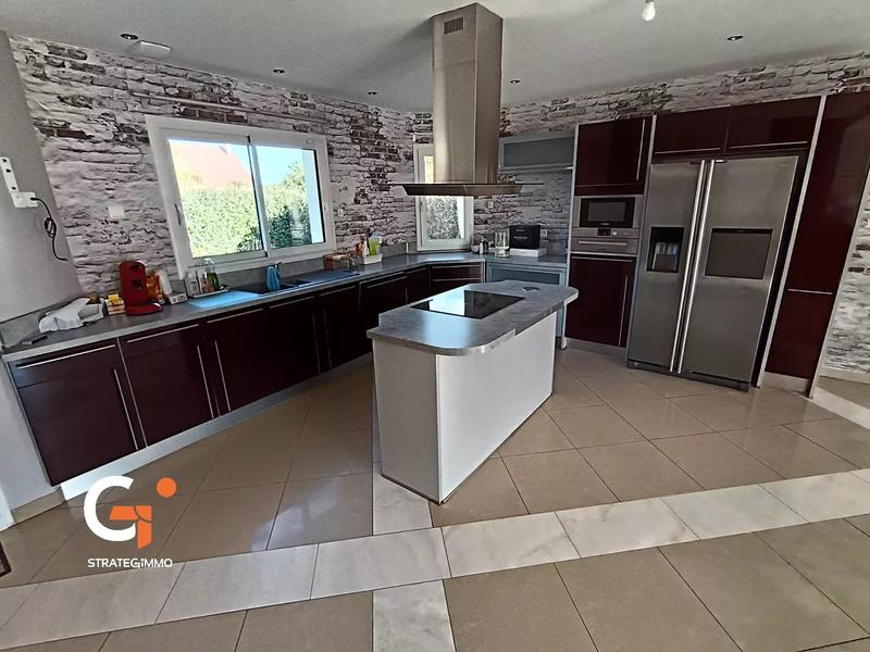 Maison - 176 m² - 8 pièces