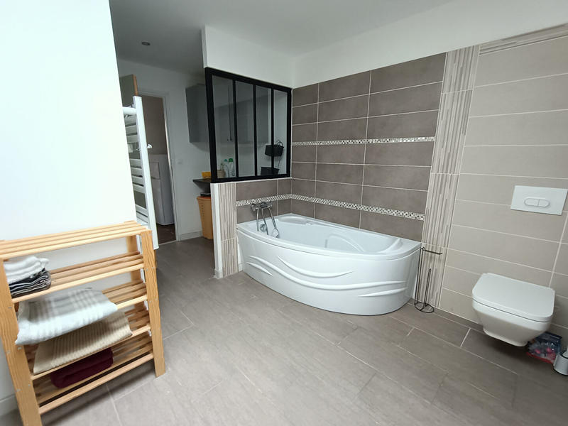 Maison - 155 m² - 9 pièces