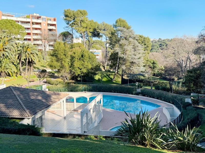 Appartement - 106 m² - 4 pièces