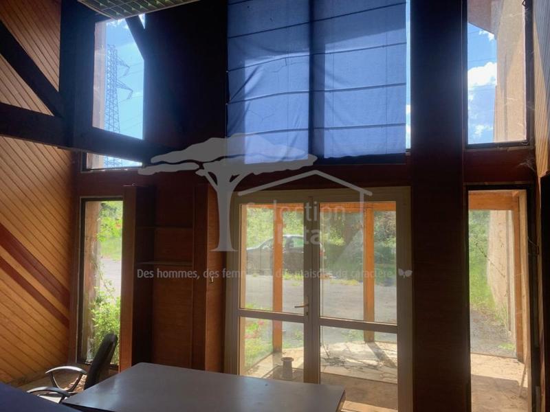 Bureau - 250 m² - 1 pièce