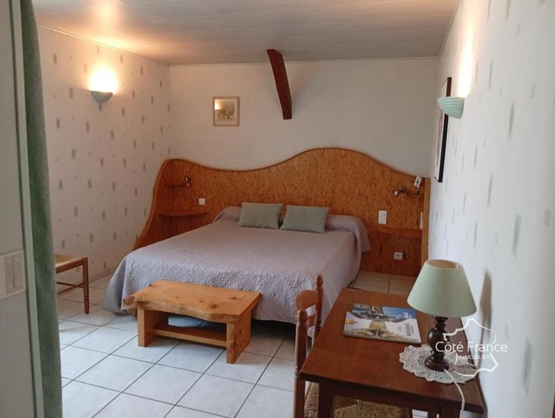 Maison chambre d'hôtes - 371 m² - 14 pièces