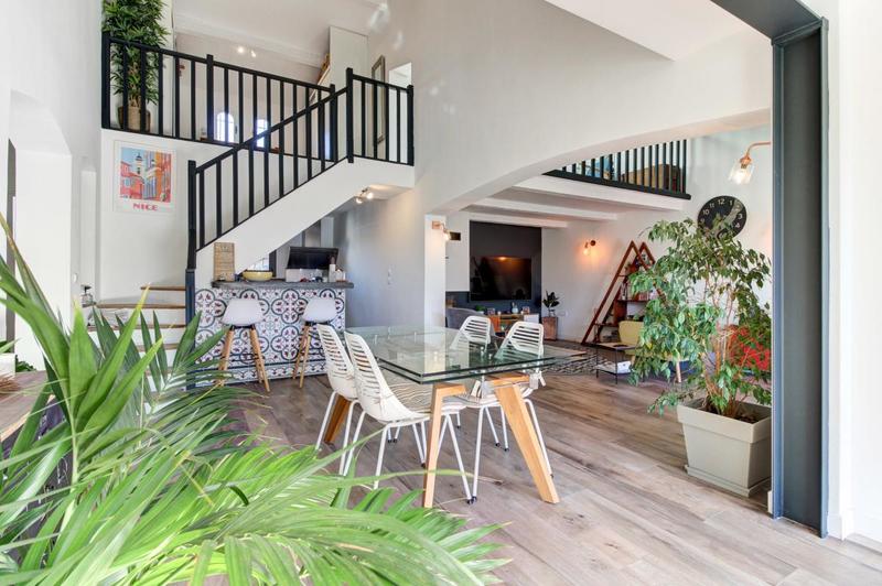 Propriété - 158 m² - 6 pièces