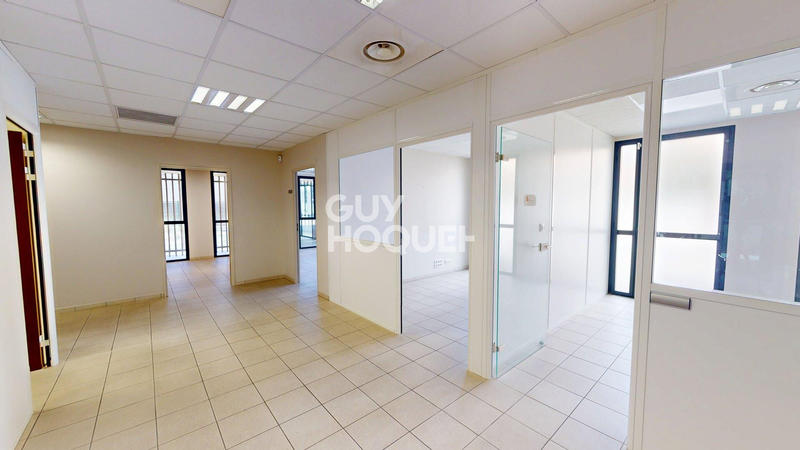 Bureau - 225 m²