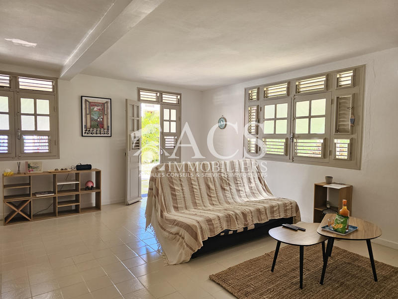 Maison - 204 m² - 7 pièces