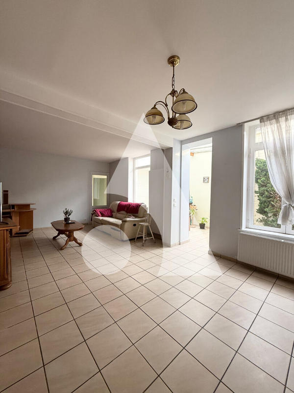 Maison - 180 m² - 7 pièces