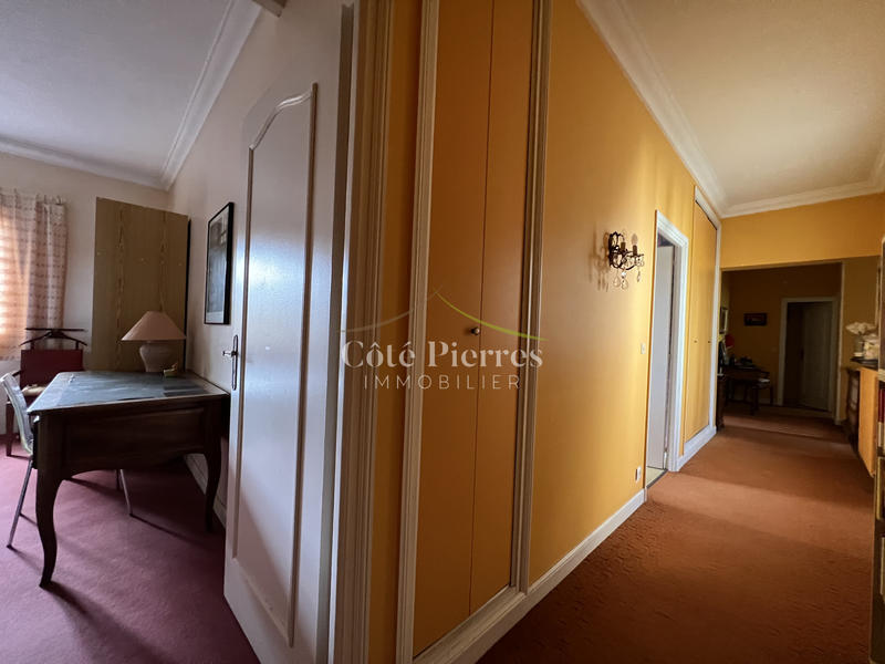 Maison - 268 m² - 8 pièces