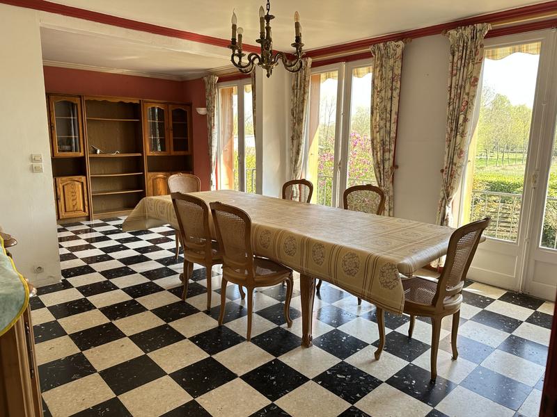 Maison - 189 m² - 7 pièces