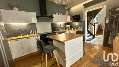 Maison - 190 m² - 8 pièces