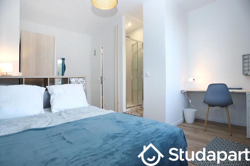 Chambre - 11 m² - 1 pièce