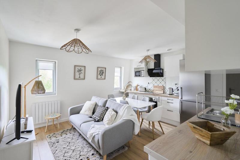 Appartement - 80 m² - 6 pièces