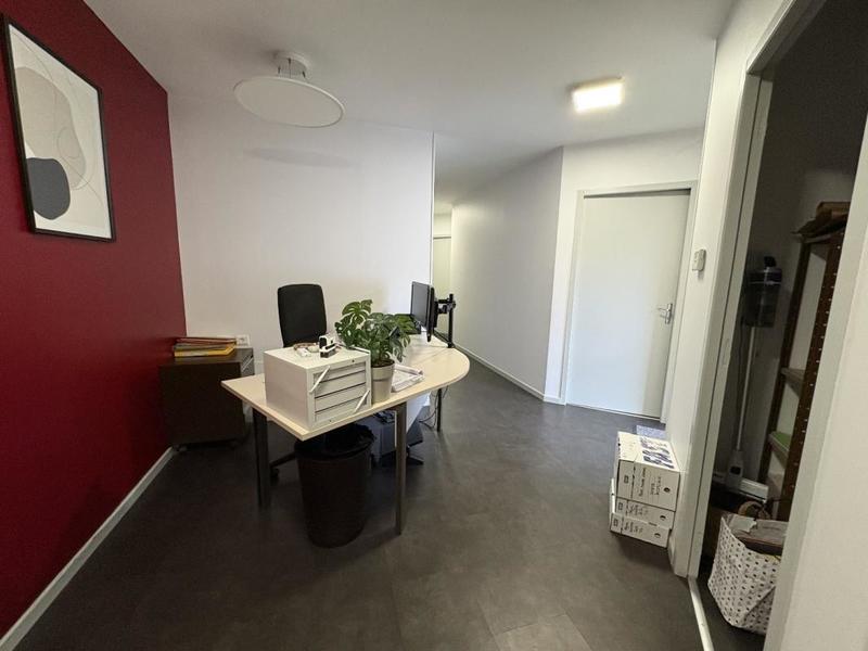 Bureau - 100 m² - 9 pièces