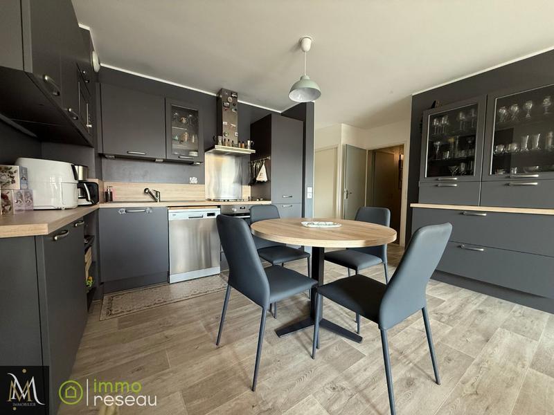 Appartement - 80 m² - 4 pièces