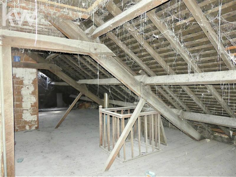 Maison - 237 m² - 9 pièces