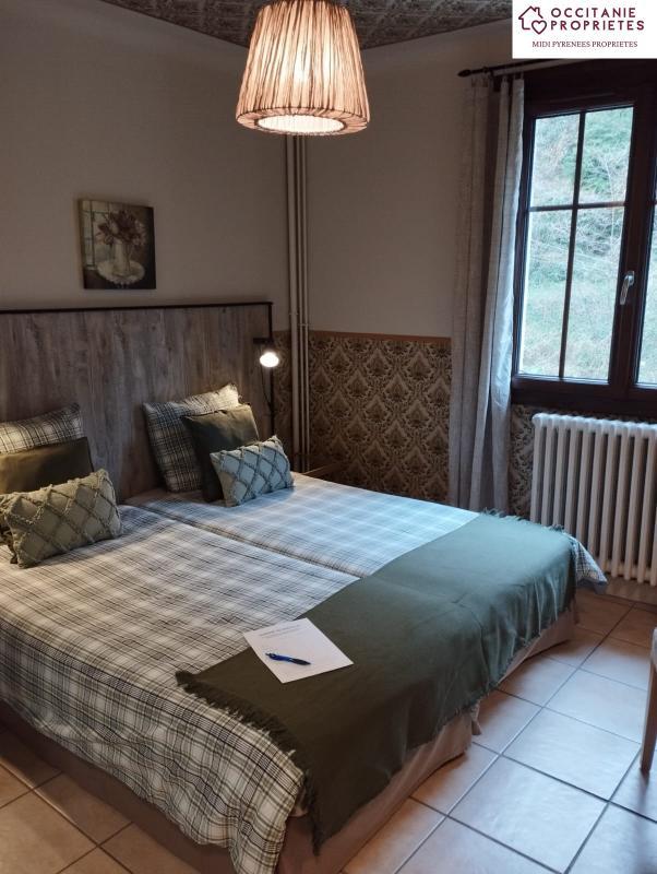 Propriété - 280 m² - 11 pièces