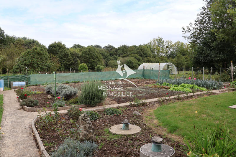 Maison - 180 m² - 8 pièces