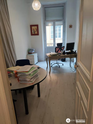 Local d'activités - 90 m² - 4 pièces