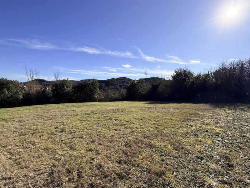 Terrain constructible - 1 033 m²