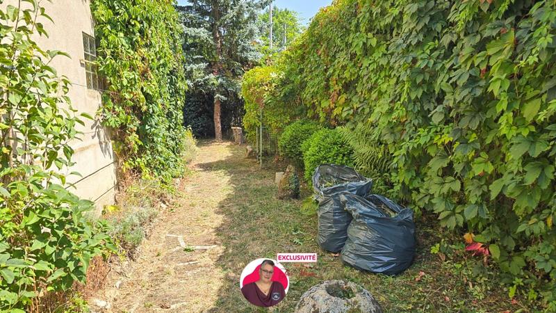 Maison - 640 m² - 16 pièces