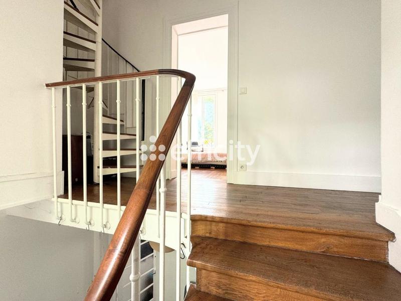 Maison de ville - 100 m² - 5 pièces