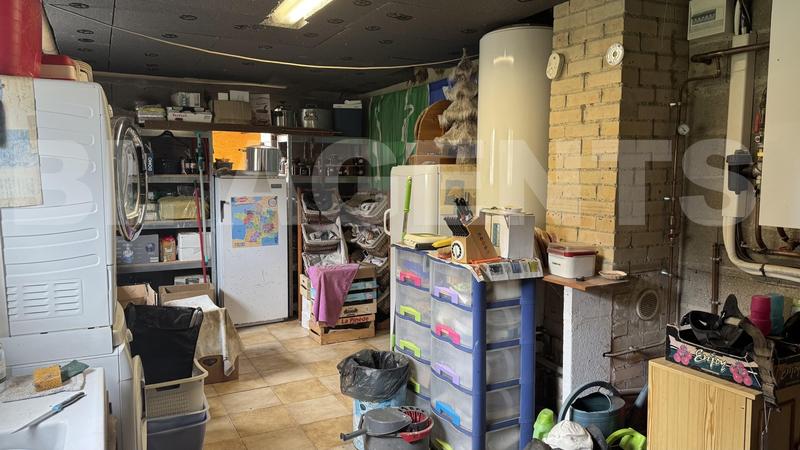 Maison - 213 m² - 8 pièces