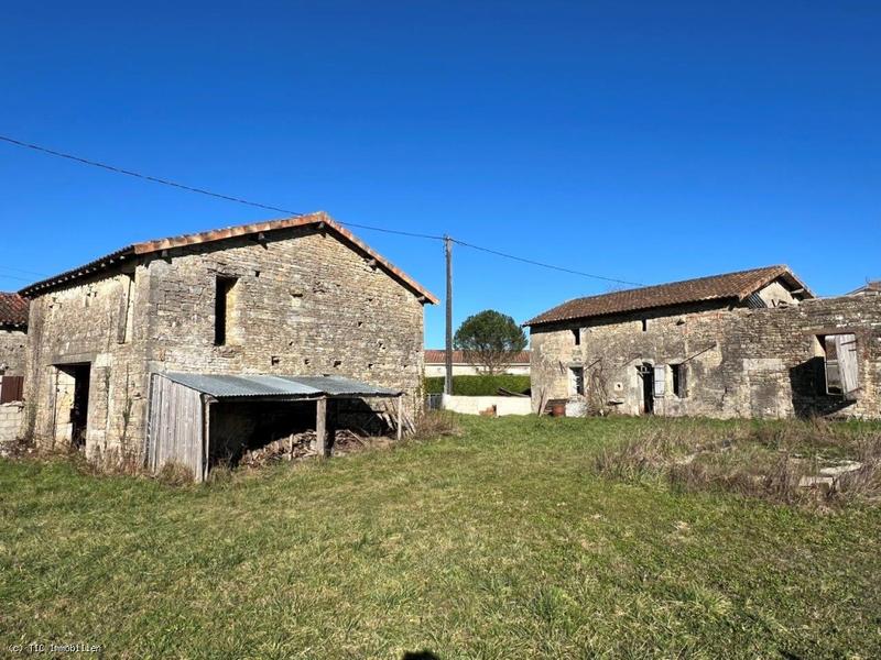 Maison en pierre - 1 859 m² - 4 pièces