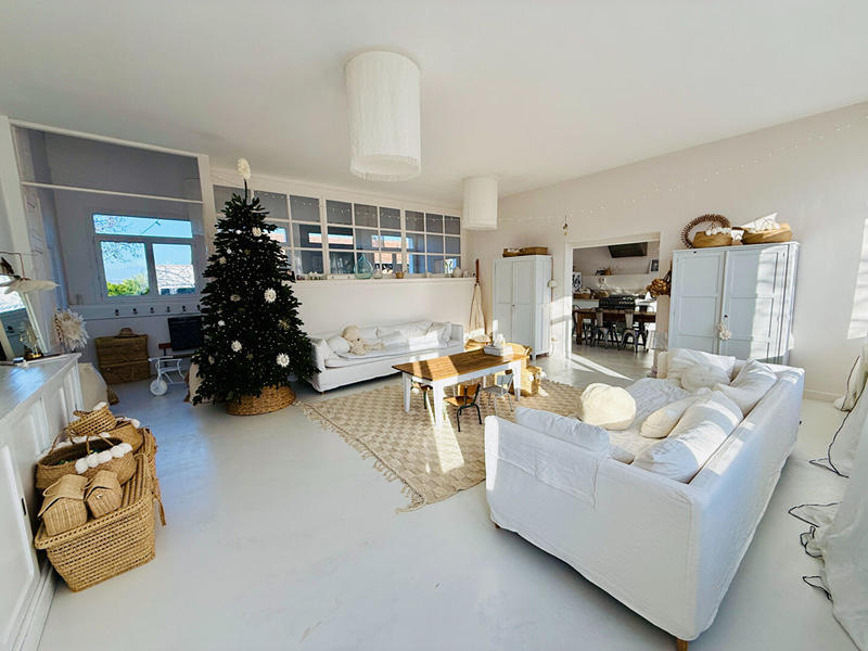 Maison - 292 m² - 10 pièces