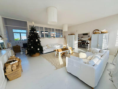 Maison - 292 m² - 10 pièces