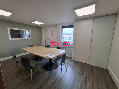 Local d'activités - 740 m²