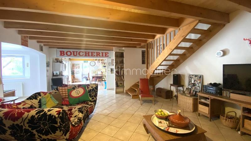 Maison - 200 m² - 6 pièces