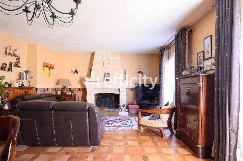 Maison - 330 m² - 7 pièces