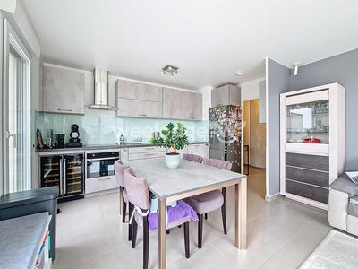 Appartement - 80 m² - 4 pièces