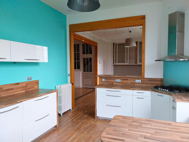 Maison - 264 m² - 9 pièces