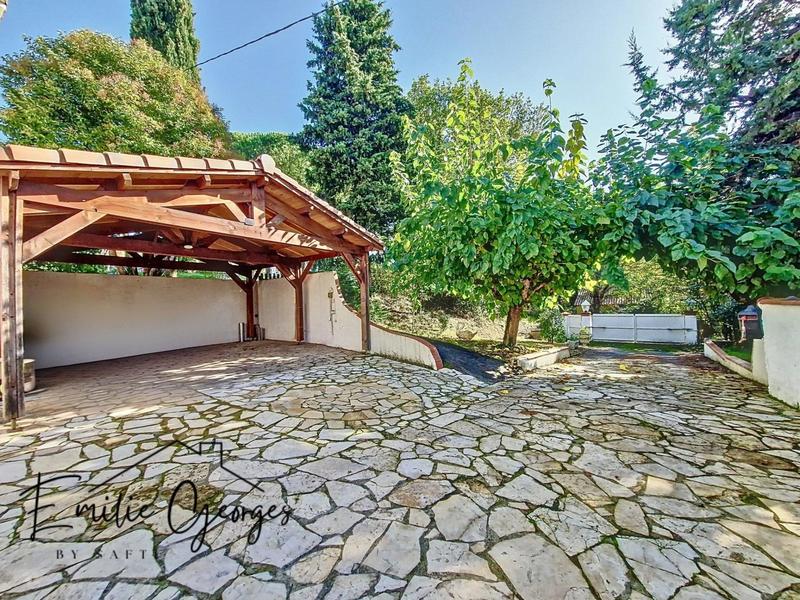 Maison - 345 m² - 7 pièces