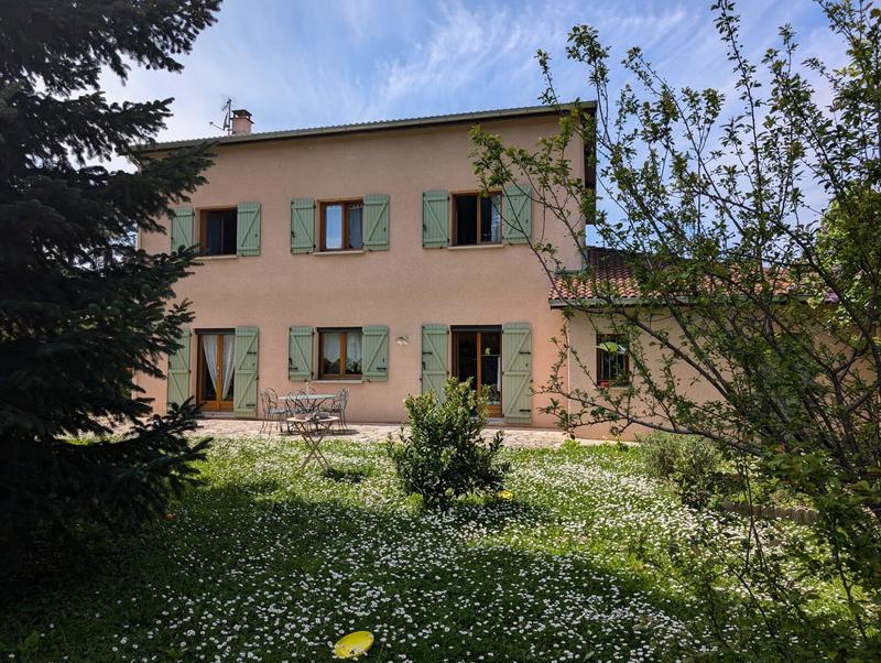 Maison traditionnelle - 200 m² - 8 pièces