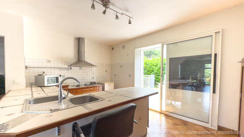 Maison - 370 m² - 14 pièces