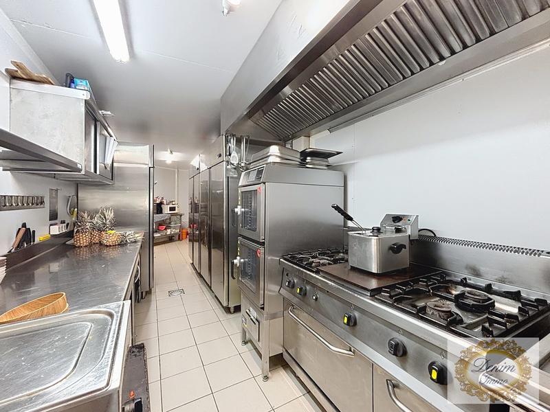 Local commercial - 180 m²