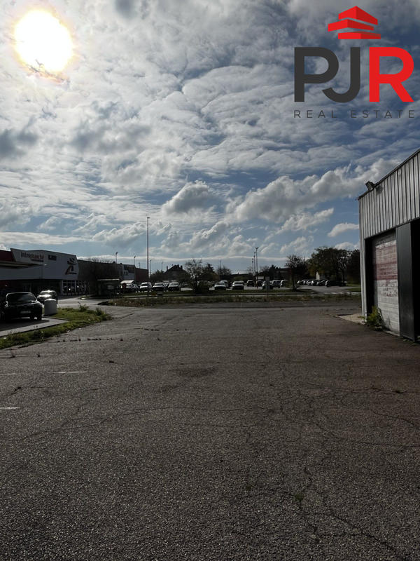 Local commercial - 366 m²