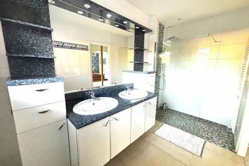 Maison - 158 m² - 5 pièces