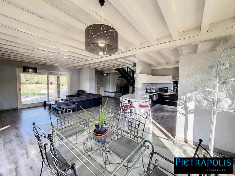 Maison - 180 m² - 7 pièces